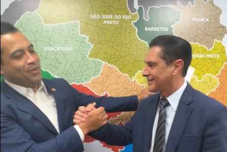 Vereador Jonathan Santos articula recursos com o Deputado Sebastião Santos para saúde e proteção social em Rio Preto