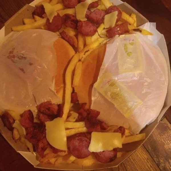 2 Xis Salada com Fritas e Calabresa com Queijo (Imagem Principal)