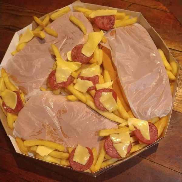 3 Dog Simples com Fritas e Calabresa com Queijo (Imagem Principal)