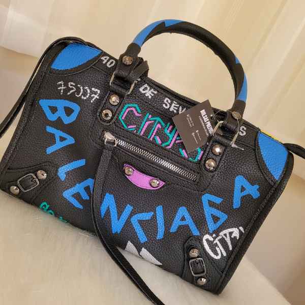 Balenciaga Graffiti (Imagem Principal)