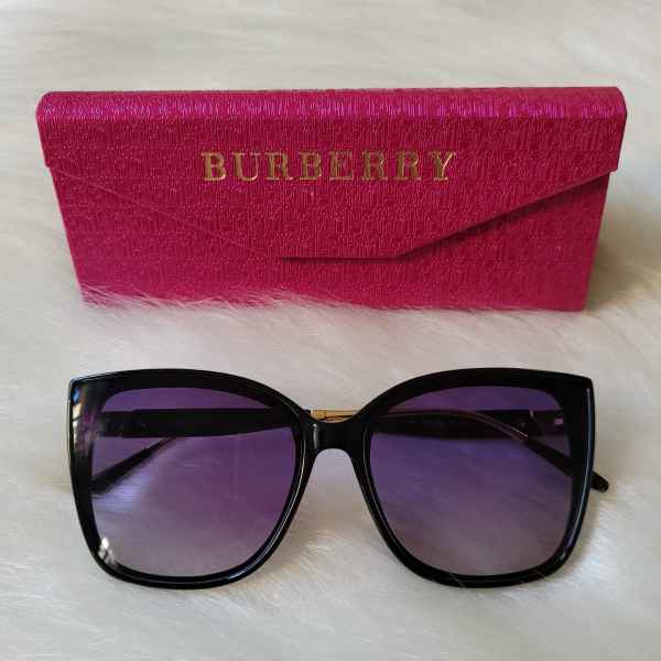 Burberry Gatinho Preto (Imagem Principal)