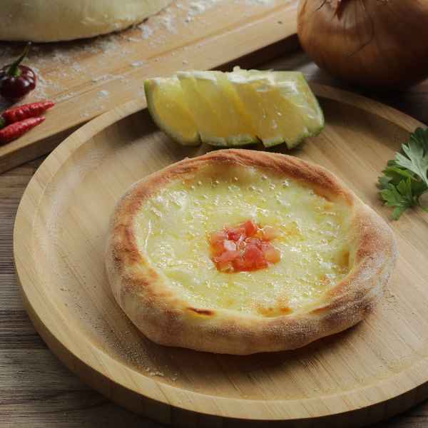 13-Esfiha Mussarela e Tomate (Imagem Principal)