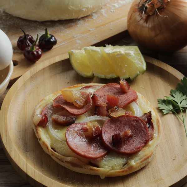 34 Esfiha Calabresa e Bacon (Imagem Principal)