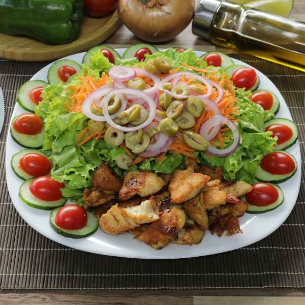 Salada com Frango (Imagem Principal)