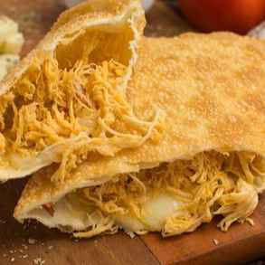 Pastel de Frango com Queijo (Imagem Principal)