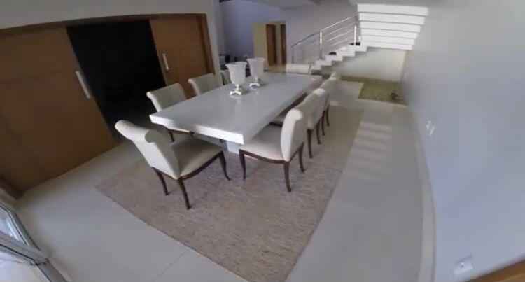 CASA ESPETACULAR NO CONDOMÍNIO DAMHA V