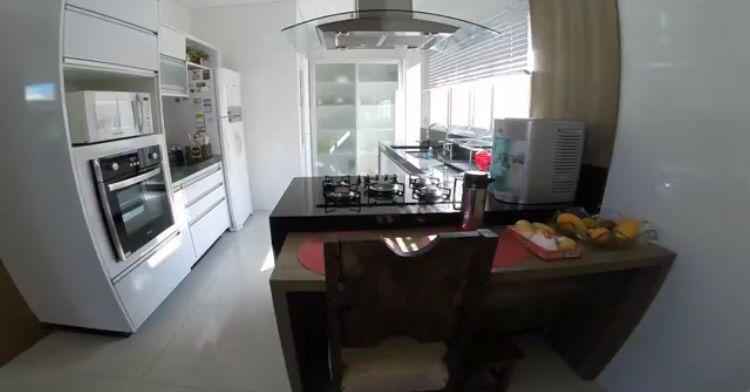 CASA ESPETACULAR NO CONDOMÍNIO DAMHA V