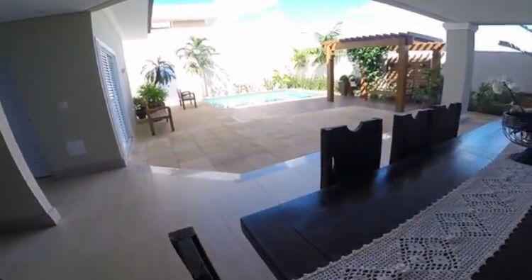 CASA ESPETACULAR NO CONDOMÍNIO DAMHA V