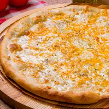 Pizza Três Queijos (Imagem Principal)
