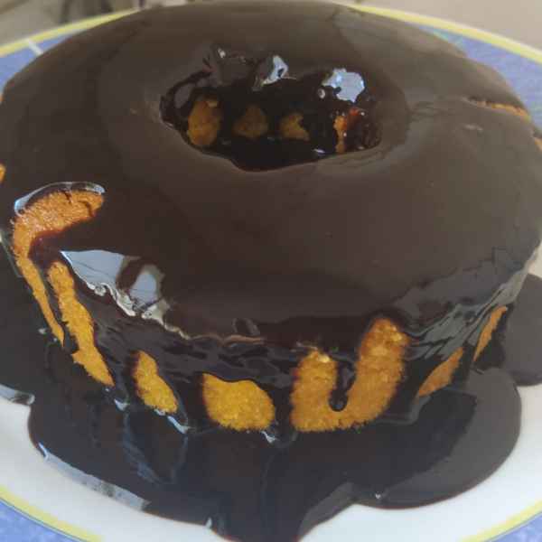 Bolo de Cenoura com calda de chocolate (Sem Glúten, sem Lactose e Vegano) (Imagem Principal)