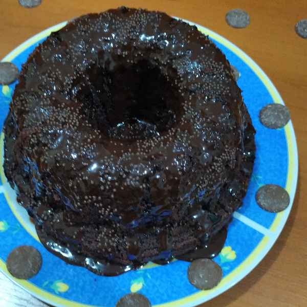Bolo de Chocolate com cobertura de calda de chocolate (Sem Glúten, sem Lactose e Vegano) (Imagem Principal)