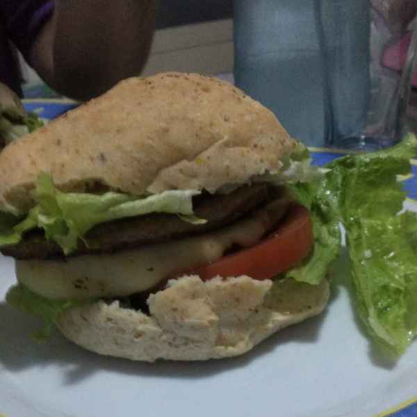 Pão para Hamburguer (Embalagem com 04 Unidades) (Imagem secundária 1)