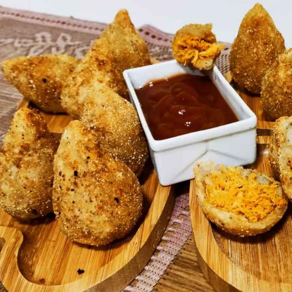 Coxinha de Frango (Embalagem com 12 Unidades - 620 gramas) (Imagem secundária 1)
