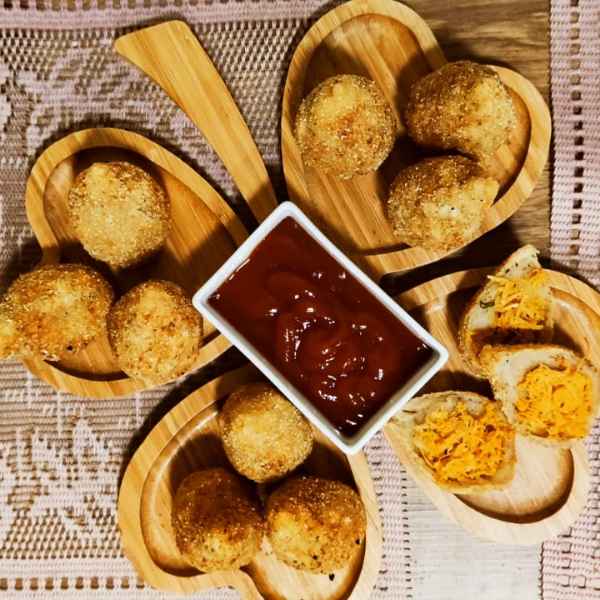 Coxinha de Frango (Embalagem com 12 Unidades - 620 gramas) (Imagem secundária 1)