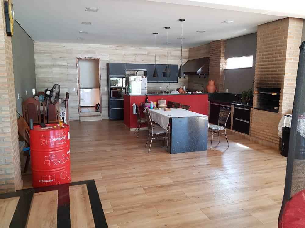 Casa à Venda em Jales-S.P.