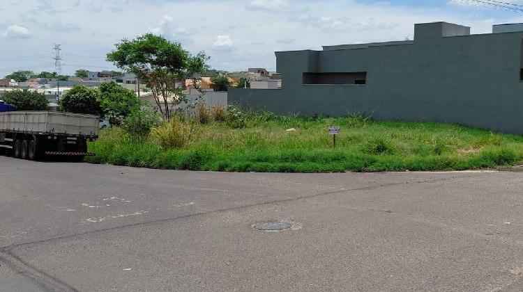 Terreno de Esquina no Colinas 