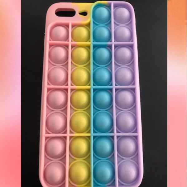 Capa Case Celular Pop It Anti-stress Sensorial Rosa com Amarelo, Azul e Roxo. (Imagem Principal)