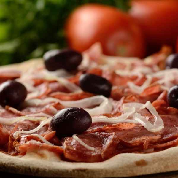 Pizza Calabresa (Imagem Principal)