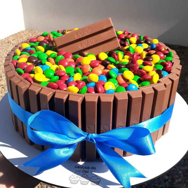 Bolo Kit Kat  E m&ms (Imagem Principal)