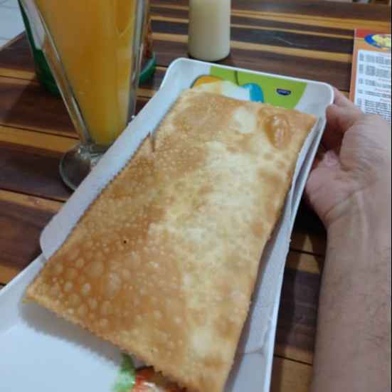 Pastél de Calabresa com Queijo (Imagem Principal)