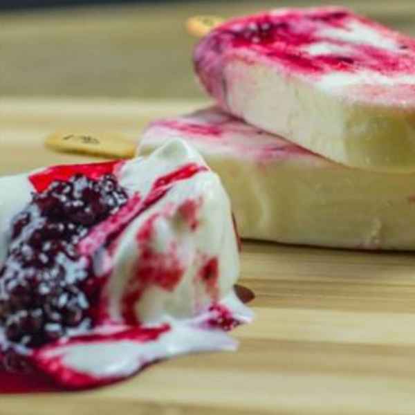 Iogurte grego com frutas vermelhas (Imagem Principal)