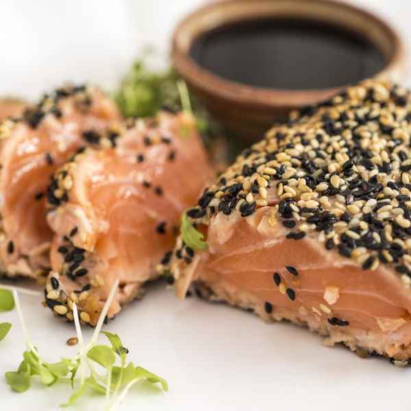 Salmão na Crosta de Gergelim (Imagem Principal)