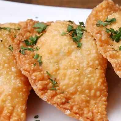 Pastéis de Frango (04 unid.) (Imagem Principal)