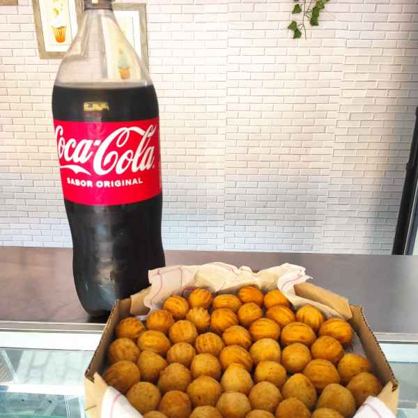 1 Coca-cola 2L + 50 Salgadinhos (Imagem Principal)