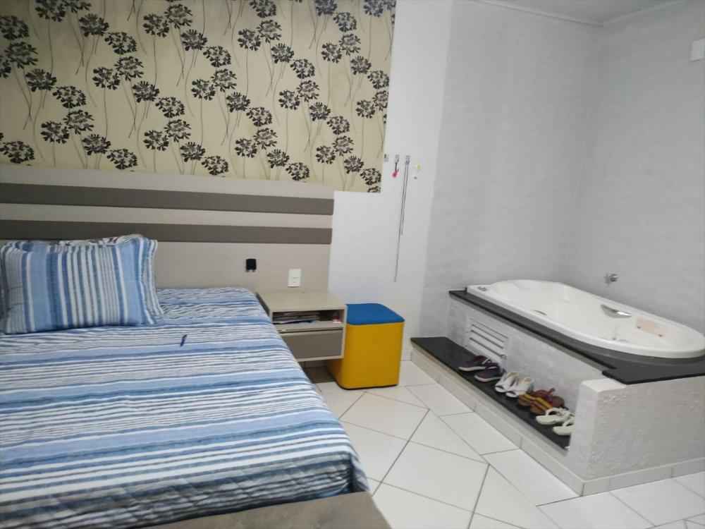 Casa em medianeira - Jardim Irene