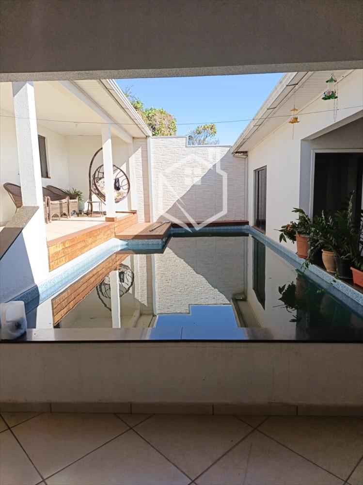 Casa com piscina