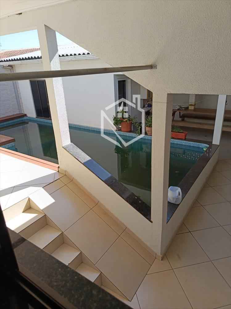 Casa com piscina