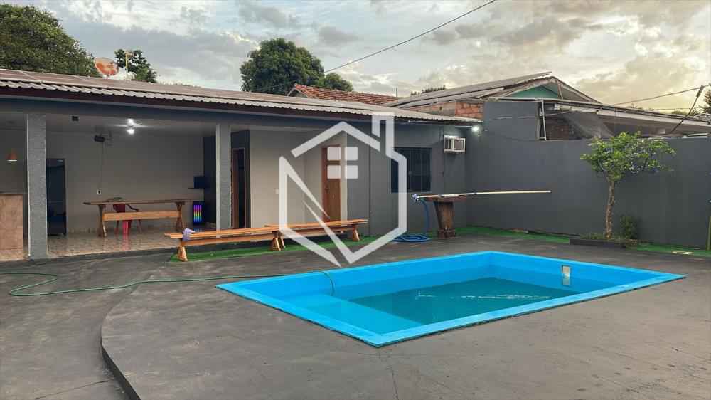 Casa com piscina no bairro Floresta