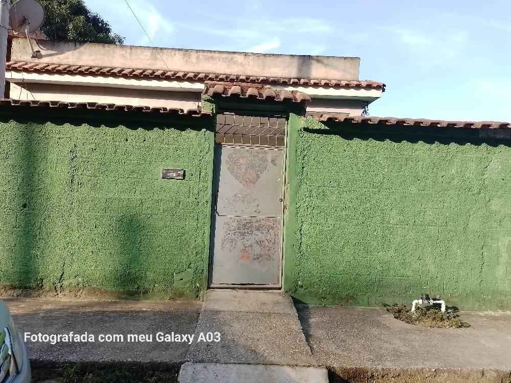 Sua Nova Casa no Jardim Santa Rosa, Queimados! Ampla e Bem localizada.