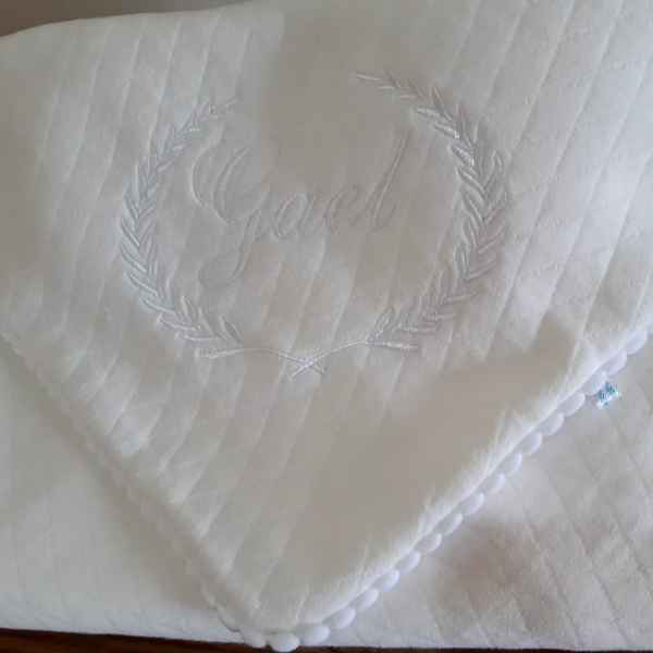 Manta Malha Bordada (Imagem Principal)