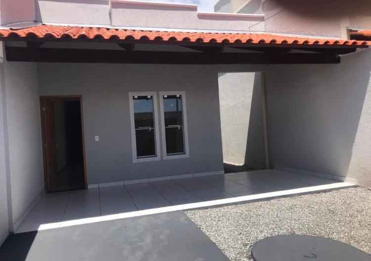 CASA 2 QUARTOS SENADOR CANEDO (RES.ZELIA NUNES)