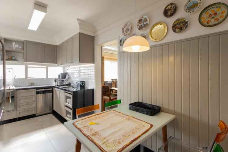 Apartamento para Locação R$ 12.000 em MOEMA 156m2 3 dormitórios (1 suites) 3 vagas 2 banheiros