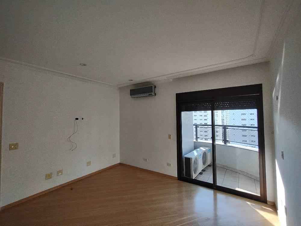  Apartamento em MOEMA (1 por andar) 4 suítes 6 banheiros, 4 vagas na garagem e depósito no sub-solo, 228 m2 R$ 3.199.000,00