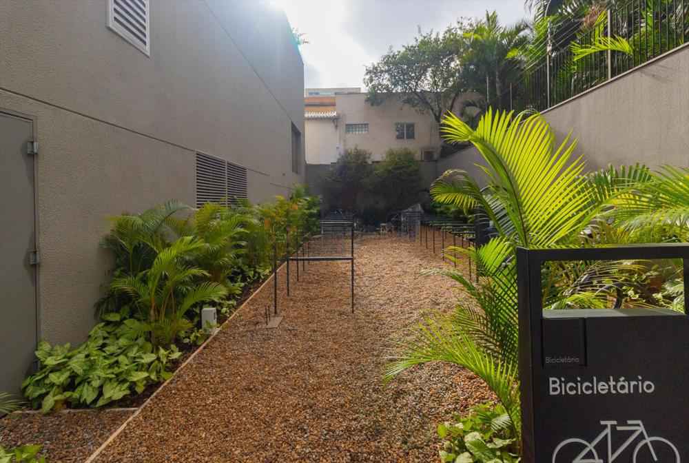Locação de STUDIO em MOEMA R$ 2.500 25m2 ao lado do metro