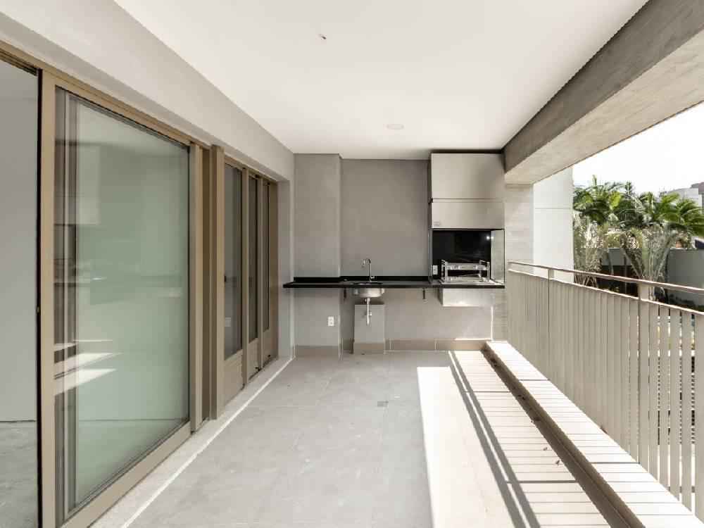 Apartamento tipo 102m2 para Venda(R$2.120.000) ou Locação(R$ 12.000), 2 suites, 4 banheiros, 2 vagas em MOEMA