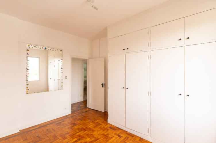 Venda de Imóvel em MOEMA com 3 quartos, sendo 1 suíte, 2 banheiros 105m² R$ 748.00