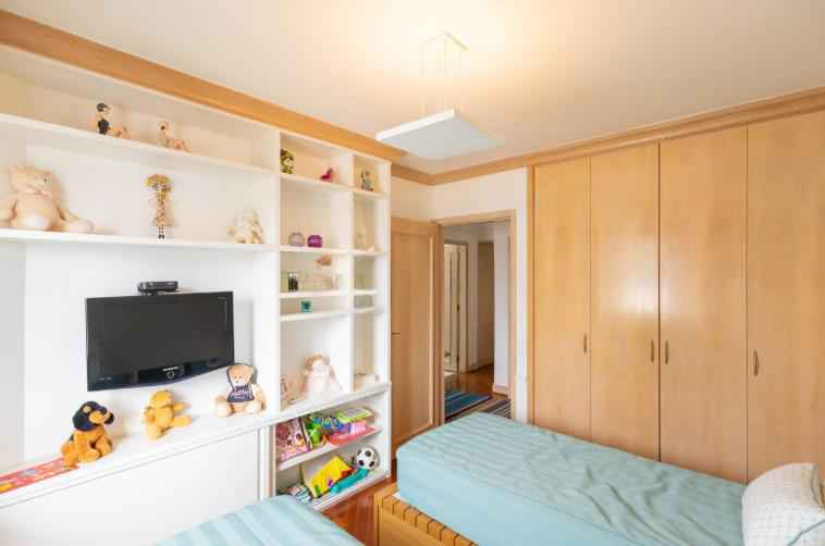 Apartamento para Locação R$ 12.000 em MOEMA 156m2 3 dormitórios (1 suites) 3 vagas 2 banheiros