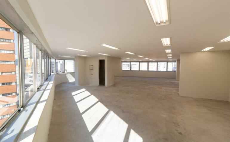 Imóvel Comercial para Locação no CENTRO-SP 440m² de 1 salão, 5 banheiros 1 vaga R$12.000