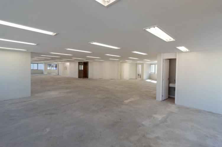 Imóvel Comercial para Locação no CENTRO-SP 440m² de 1 salão, 5 banheiros 1 vaga R$12.000