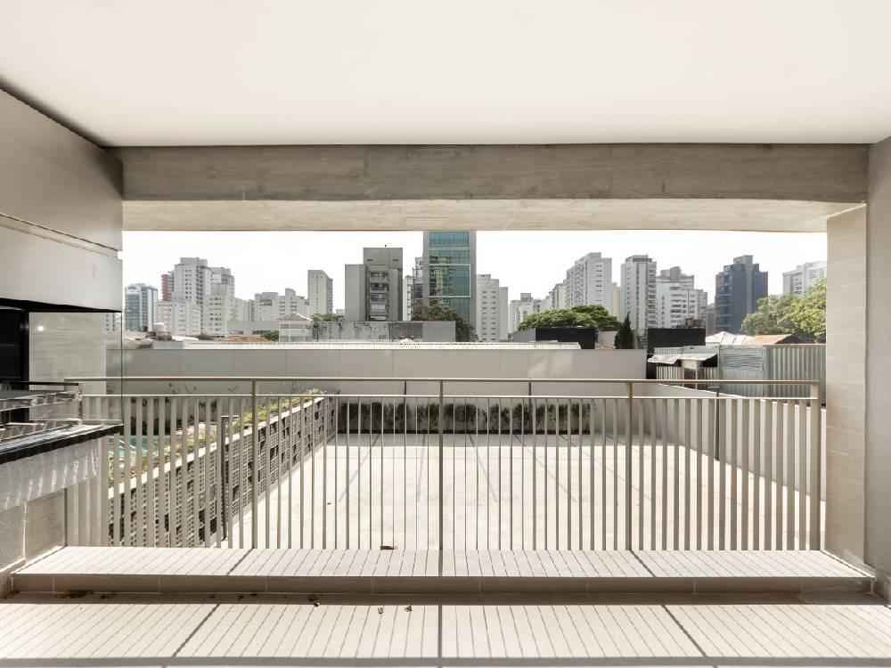 Apartamento tipo 102m2 para Venda(R$2.120.000) ou Locação(R$ 12.000), 2 suites, 4 banheiros, 2 vagas em MOEMA