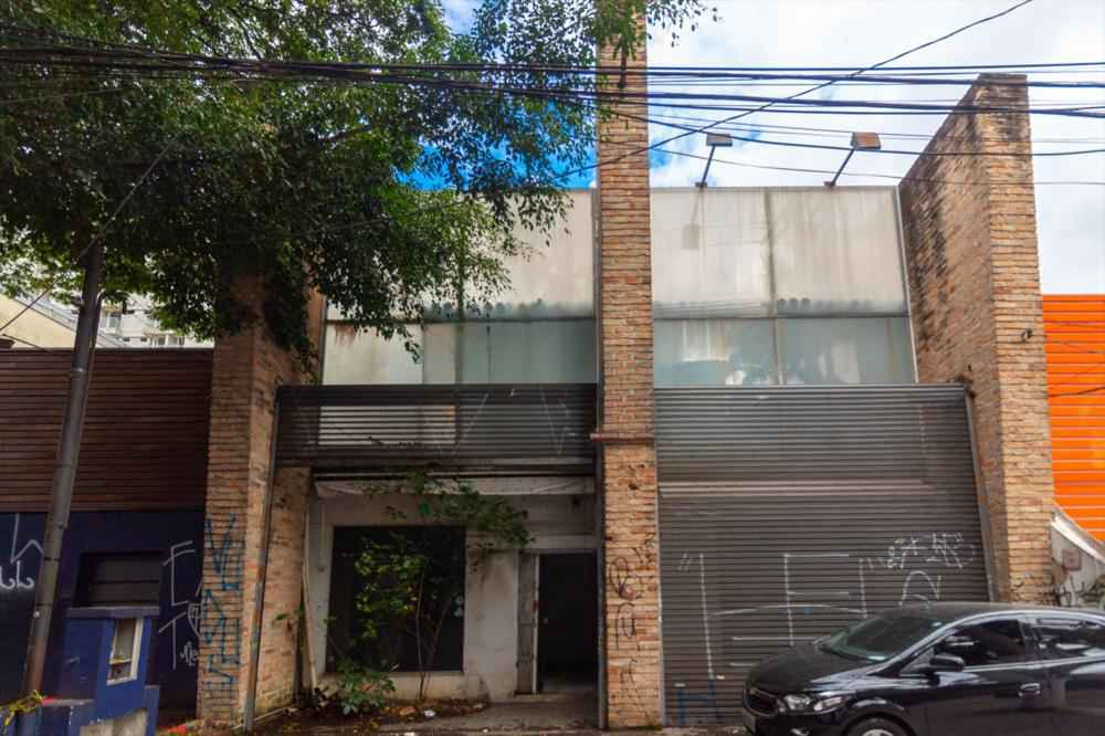 Locação de Prédio Comercial em MOEMA 530m2 R$60.000 5 salas 4 banheiros 6 vagas