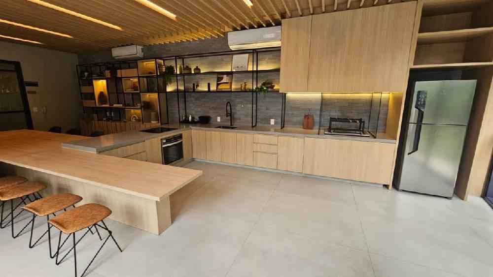 Apartamento à Venda no CAMPO BELO, 2 Quartos, (2suítes), 4 banheiros e 2 vagas R$ 1.950.000 109 m²