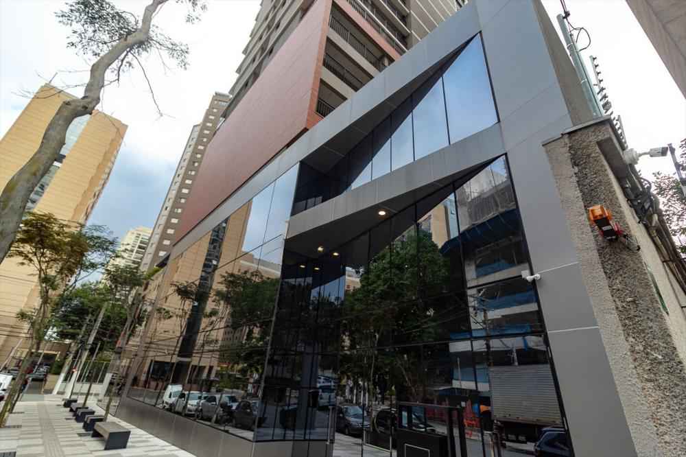 Locação de STUDIO em MOEMA R$ 2.500 25m2 ao lado do metro