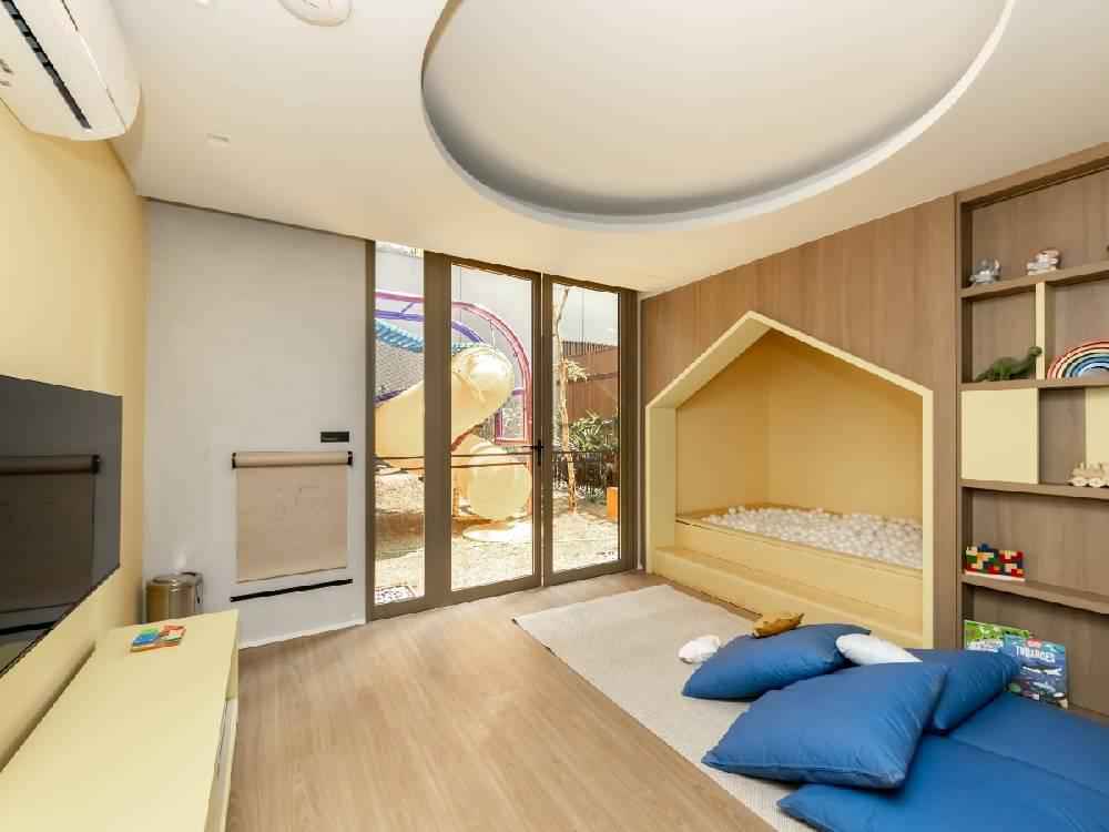 Apartamento tipo 102m2 para Venda(R$2.120.000) ou Locação(R$ 12.000), 2 suites, 4 banheiros, 2 vagas em MOEMA