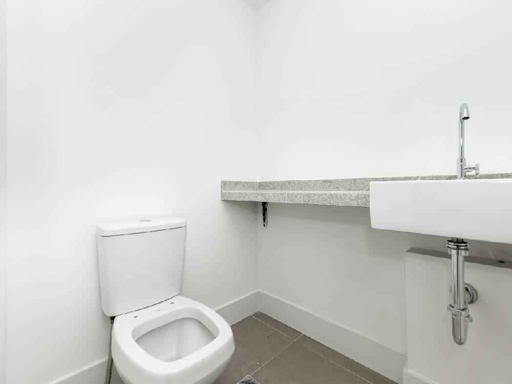 Apartamento tipo 102m2 para Venda(R$2.120.000) ou Locação(R$ 12.000), 2 suites, 4 banheiros, 2 vagas em MOEMA