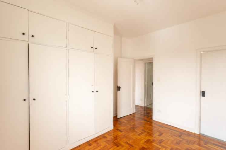 Venda de Imóvel em MOEMA com 3 quartos, sendo 1 suíte, 2 banheiros 105m² R$ 748.00